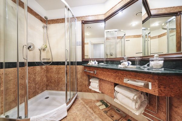 CARLSBAD PLAZA Medical Spa & Wellness (Karlsbad)